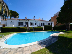 House in Lescala for six people